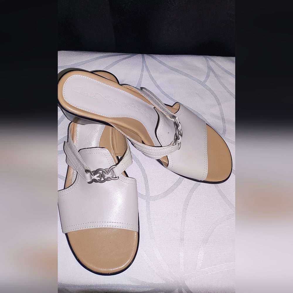 Clarks Beige Women's Leather Sandals Size 6.5